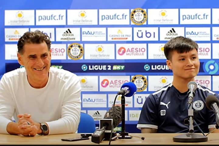 Nối tiếp Quang Hải, Pau FC chia tay HLV trưởng