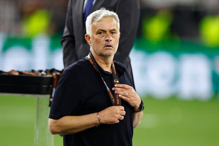 Mourinho trả giá đắt