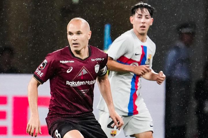 Dấu ấn Iniesta trong ngày đối đầu Barca