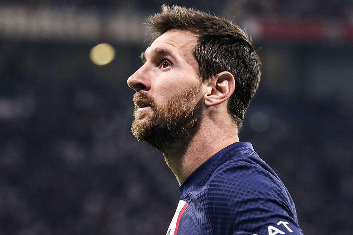 Messi bất đồng với Barca