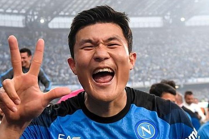 Man United sắp có Kim Min Jae, đổi Maguire lấy sao của Chelsea