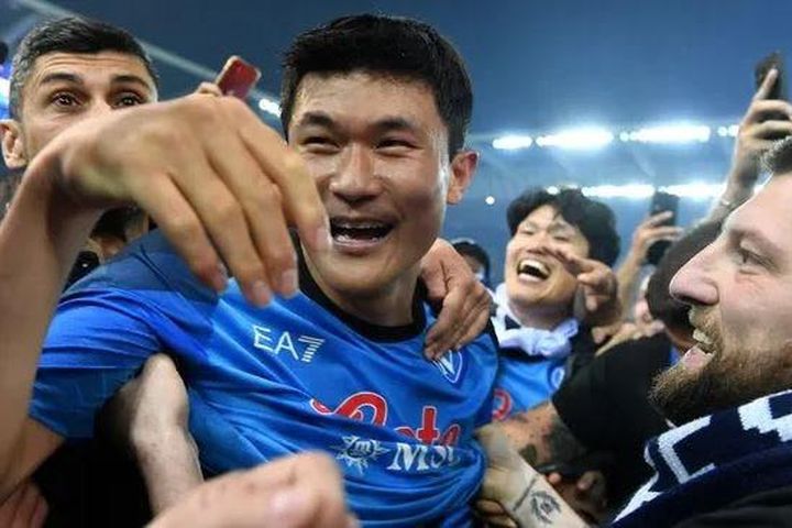 Kim Min-jae rất muốn gia nhập Manchester United, Maguire sắp định đoạt tương lai