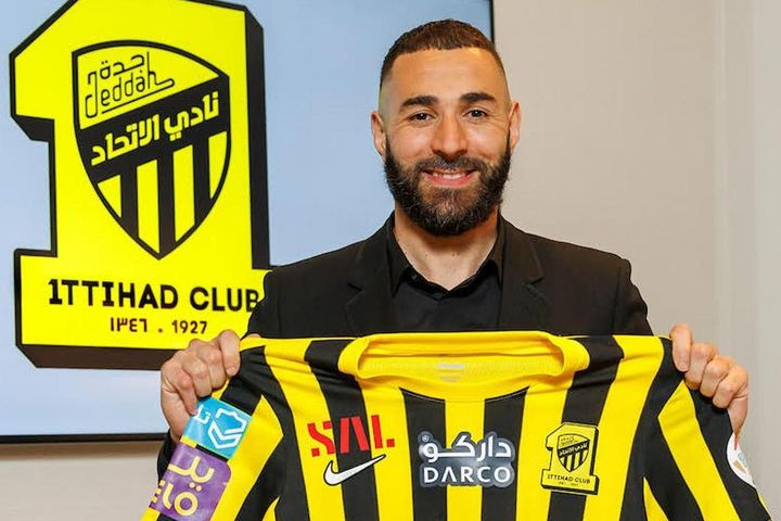 Benzema gia nhập đội bóng Ả Rập Xê Út, nhận lương ngang Ronaldo