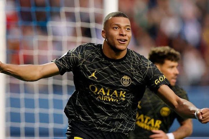 Không thể trách Mbappe