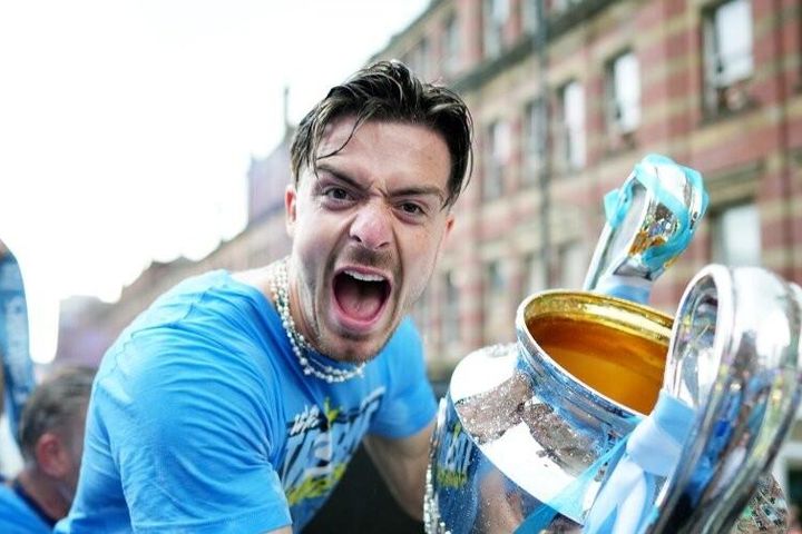 Man City diễu hành ăn mừng hoành tráng ở Manchester