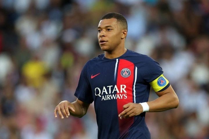 Chuyển nhượng 13/6: Mbappe đẩy PSG vào thế khó, Chelsea 'méo mặt' vì Lukaku