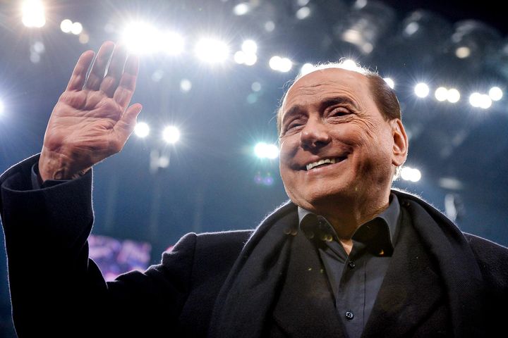 Berlusconi qua đời: Vĩnh biệt ông trùm thay đổi thế giới bóng đá