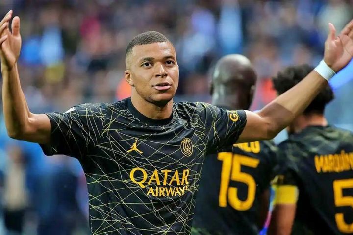 Real Madrid sẵn sàng chi 200 triệu Euro mua Mbappe