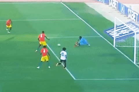 Salah chuộc lỗi sau pha bỏ lỡ khó tin