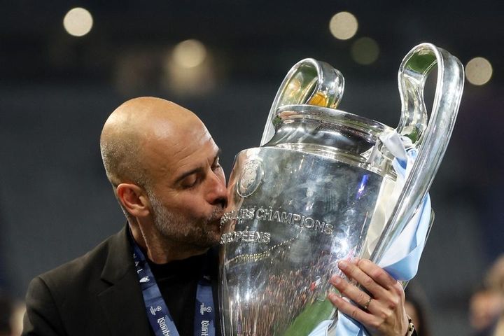 Pep Guardiola tặng tiền cho nhân viên Man City