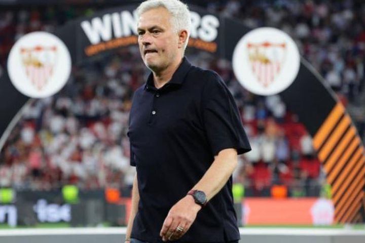 Mourinho từ chối trở thành huấn luyện viên hưởng lương cao nhất giới