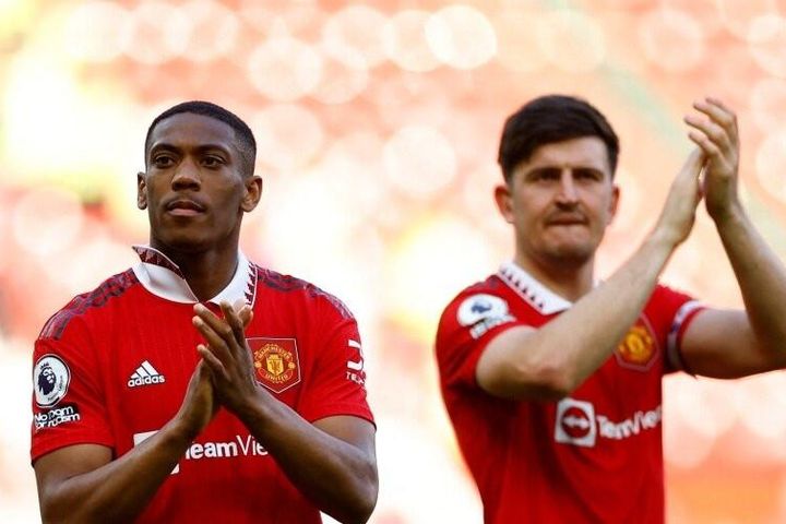MU thanh lý 13 cầu thủ, Man City 'đánh úp' Arsenal