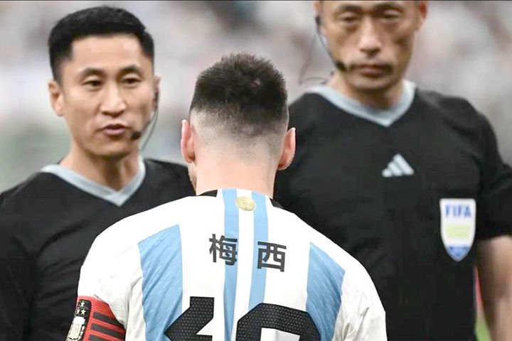 Chuyện Messi và chiếc áo Méi-Xĩ trong trận Argentina - Úc