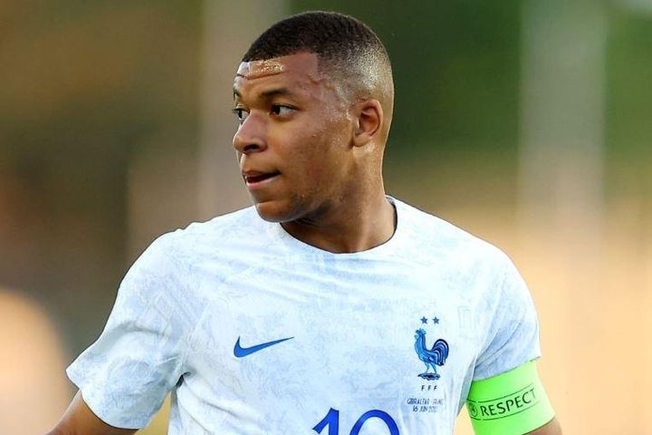 Mbappe tỏa sáng ở vòng loại EURO