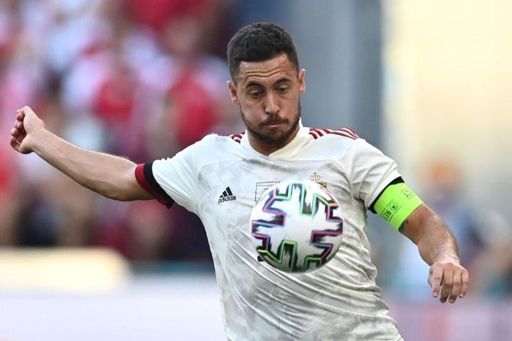Hazard cân nhắc 3 phương án cho sự nghiệp