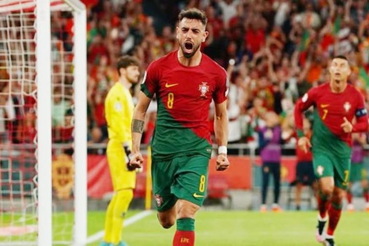 Fernandes lập cú đúp giúp Bồ Đào Nha đại thắng Bosnia