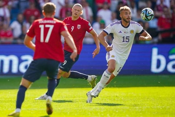 Haaland ghi bàn nhưng Na Uy vẫn thua Scotland