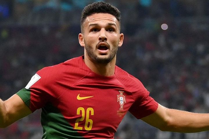 PSG nhắm 'tiểu Ronaldo' thay thế Mbappe