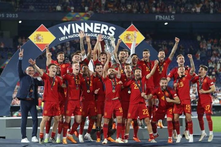 Thắng kịch tính trên chấm 11m, Tây Ban Nha vô địch UEFA Nations League