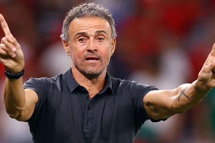 PSG mời Luis Enrique ngồi ghế nóng