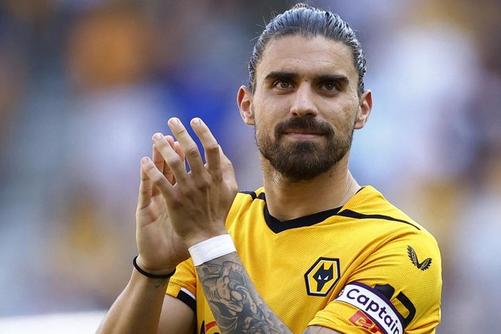 Ruben Neves 'quay xe' Barca để sang Saudi Arabia