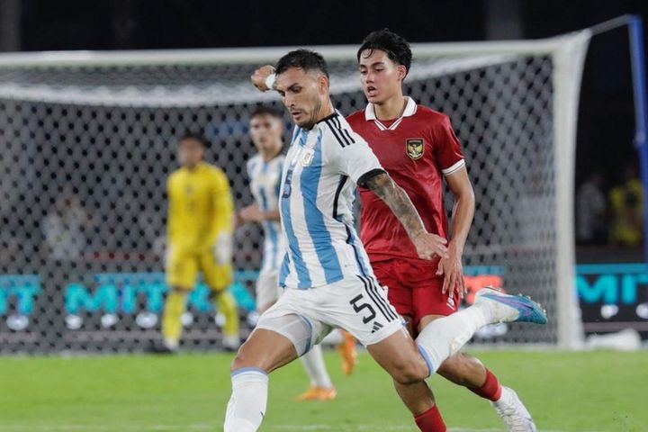 Vắng Messi, Argentina thắng nhọc nhằn Indonesia