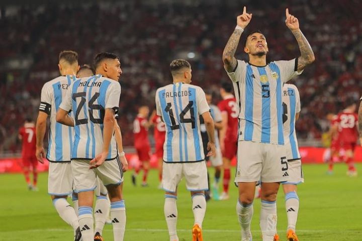 Video bóng đá Indonesia - Argentina: Phô diễn đẳng cấp, siêu phẩm mở điểm