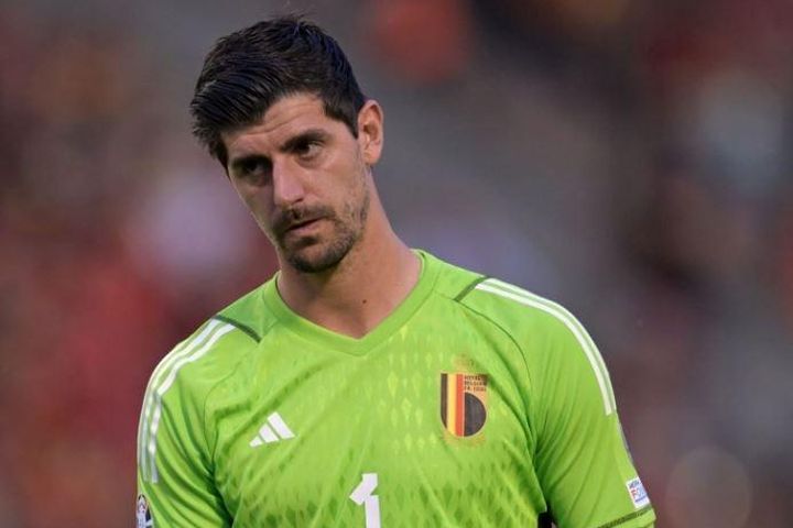 Courtois đột ngột bỏ tuyển, HLV và cầu thủ Bỉ bị sốc