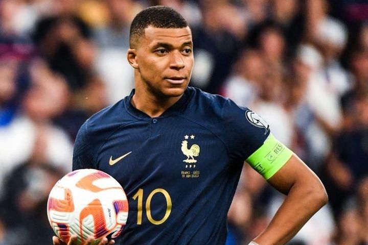 Mbappe đi vào lịch sử bóng đá Pháp