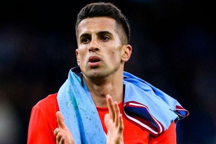 Cancelo rời Man City hè này