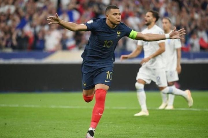 Mbappe làm lu mờ Fontaine, Pháp đánh bại Hy Lạp