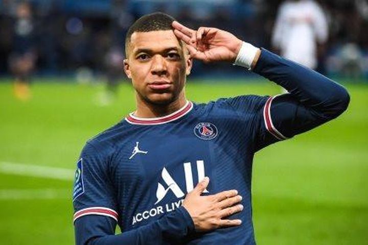 Mbappe phá kỷ lục suốt 64 năm của bóng đá Pháp