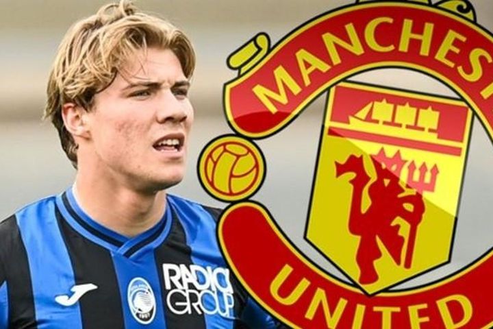Hojlund tha thiết đến MU, PSG dốc toàn lực ký Harry Kane