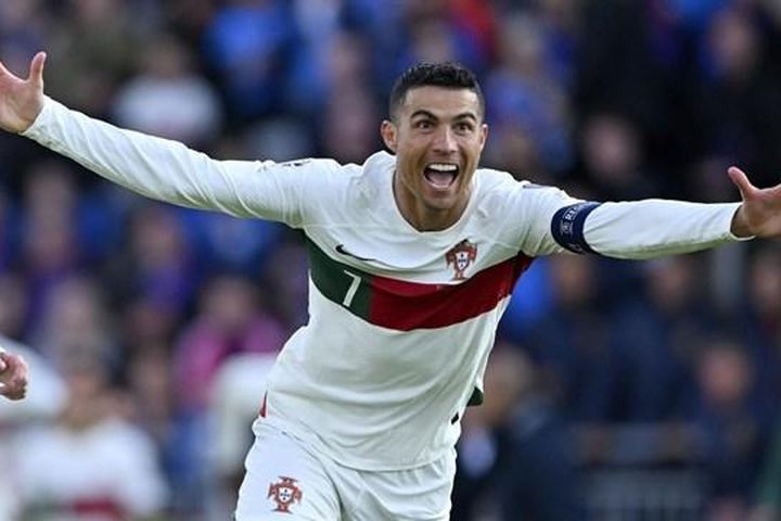 Ronaldo tỏa sáng, ghi bàn trong trận đấu thứ 200