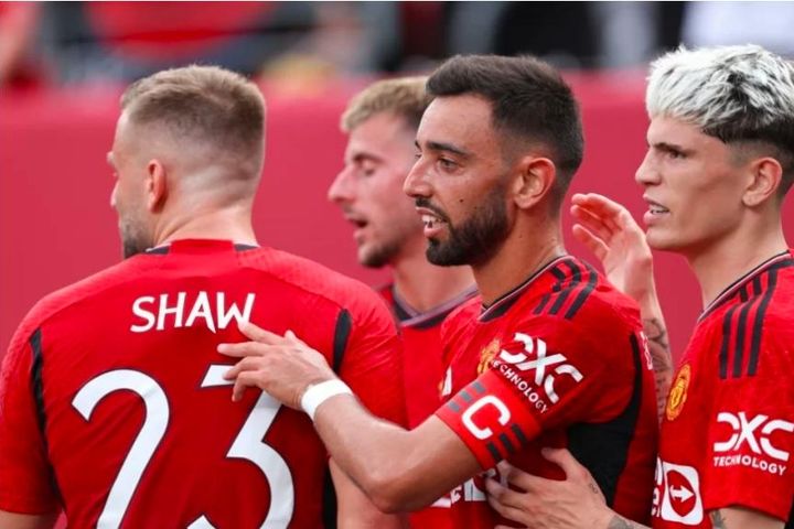 Tân đội trưởng Bruno rực sáng, Man Utd dễ dàng đánh bại Arsenal