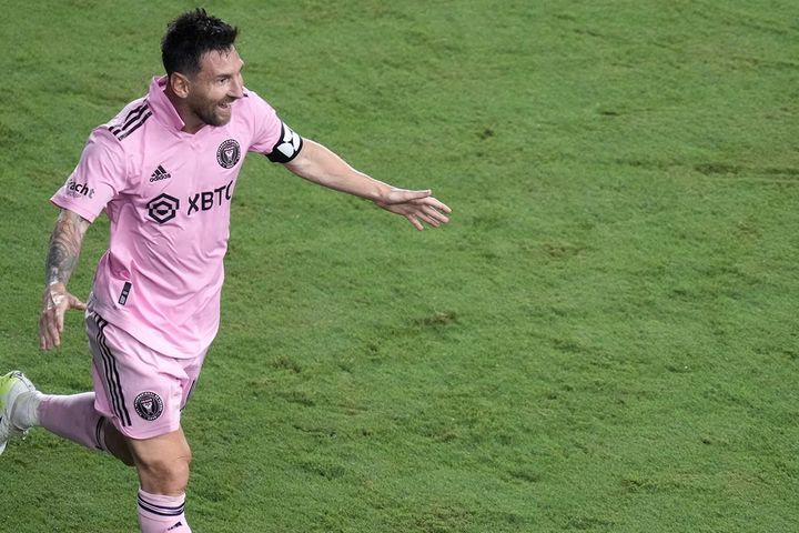 Messi bùng nổ ở Inter Miami: Bóng đá kiểu Hollywood
