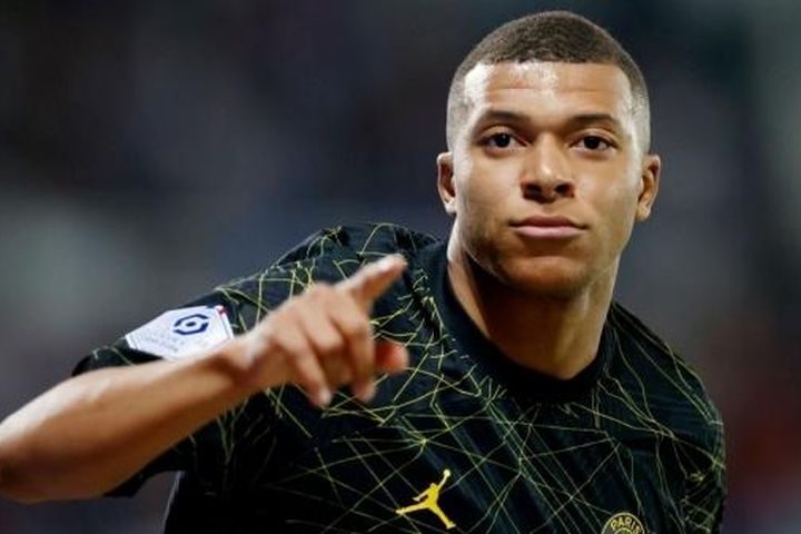 Al Hilal ra giá 300 triệu euro để chiêu mộ Mbappe
