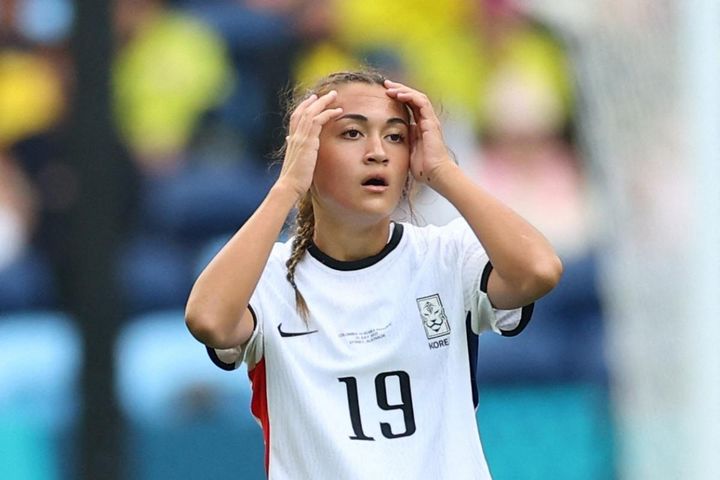 Cầu thủ gốc Mỹ của Hàn Quốc đi vào lịch sử World Cup nữ