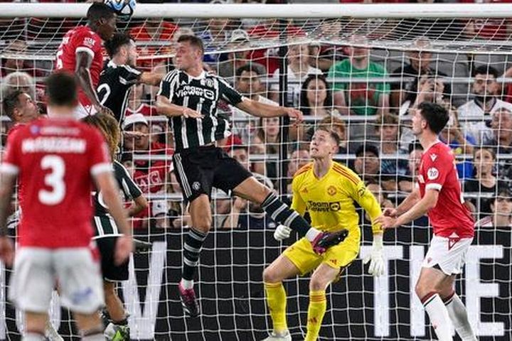 Đội hình 2 Man United thua thảm đội Hạng hai Wrexham