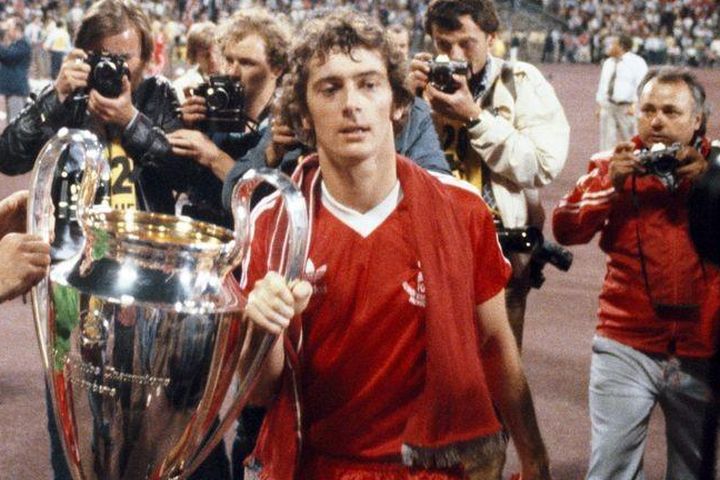 Tạm biệt Trevor Francis, còn hơn cả một cầu thủ triệu đô đầu tiên của nước Anh