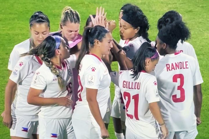 FIFA và AFC chúc mừng tuyển nữ Philippines