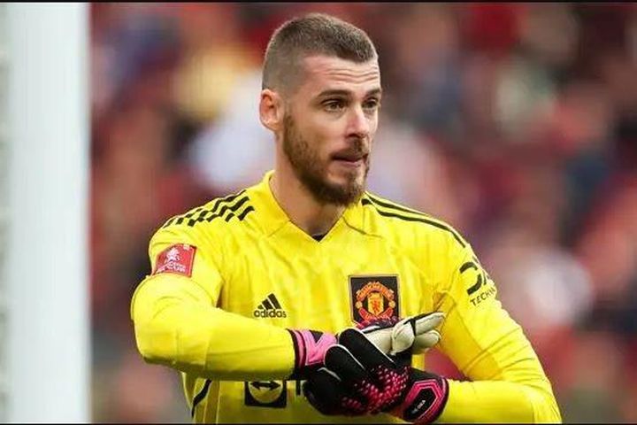 Bayern Munich liên hệ với De Gea, Man United bán thủ môn khiến sao Wrexham thủng phổi