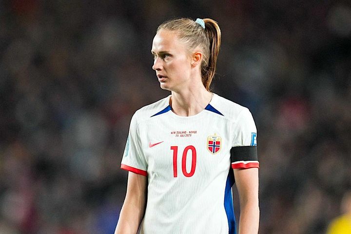World Cup nữ 2023: Cựu vô địch thế giới sắp bị loại, cầu thủ tố bị HLV chèn ép
