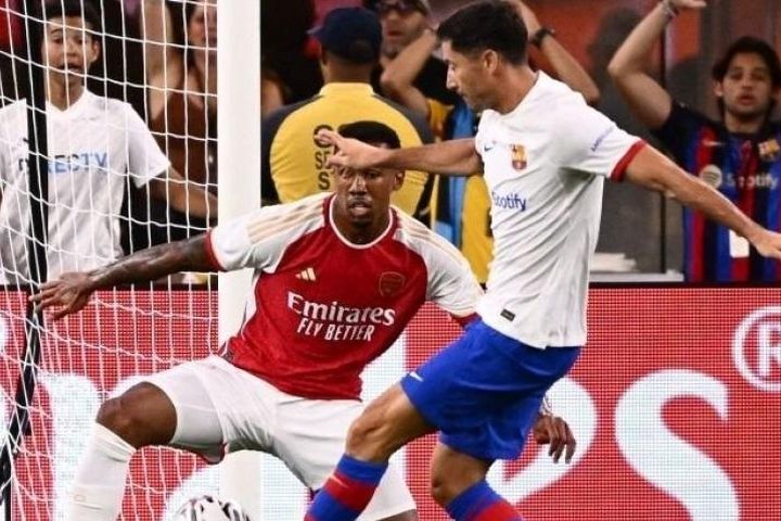 Arsenal đánh bại Barca tại Mỹ