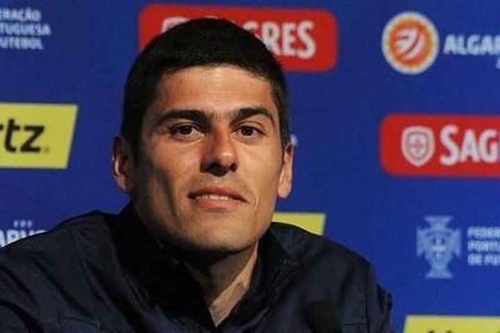Huấn luyện viên Bồ Đào Nha đặt mục tiêu giành chiến thắng lịch sử trước Việt Nam; PSG chốt tiền đạo thay thế Mbappe