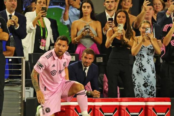 Beckham dở cười dở mếu: Messi rời sân là cổ động viên… bỏ về theo, vé bán ế bất ngờ