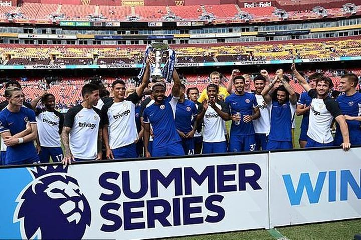 Tân binh tỏa sáng, Chelsea đoạt cúp vô địch đầu mùa