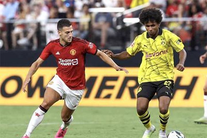 Kết quả Man Utd đấu với Dortmund: Công làm thủ phá