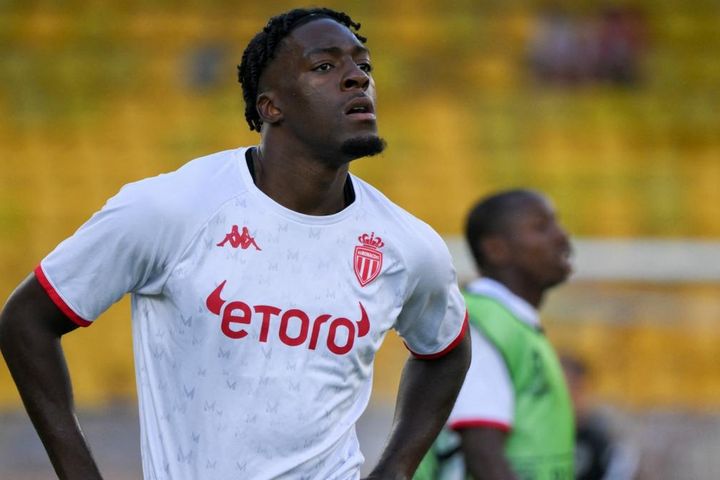 Chuyển nhượng 31/7: Chelsea 'nẫng tay trên' của MU, Dembele đồng ý tới PSG