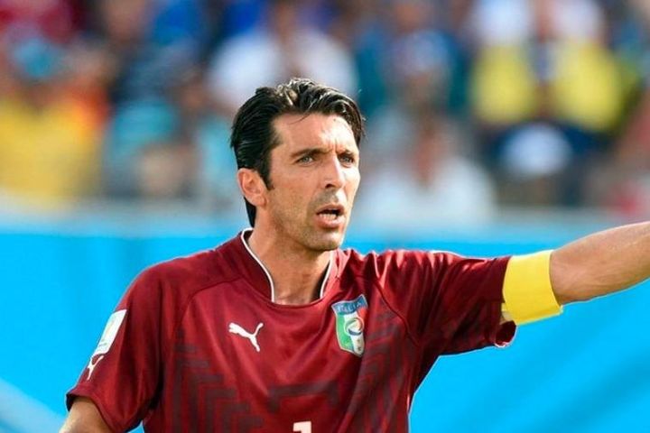 Thủ môn kỳ cựu Gianluigi Buffon từ giã sự nghiệp 'quần đùi áo số'